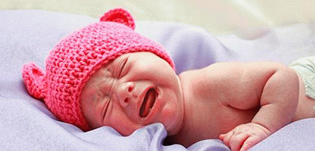 новорођена беба која плаче