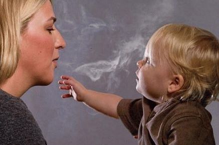consequences of smoking while breastfeeding