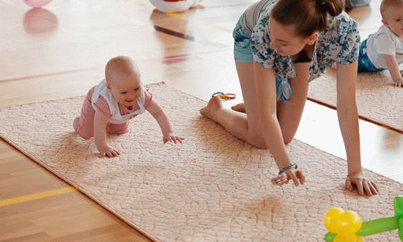 how to help your baby start crawling