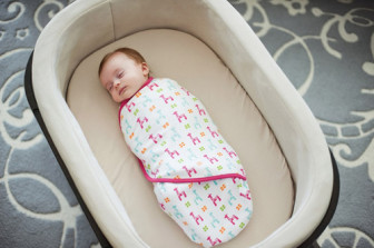 Weaning the baby from swaddling
