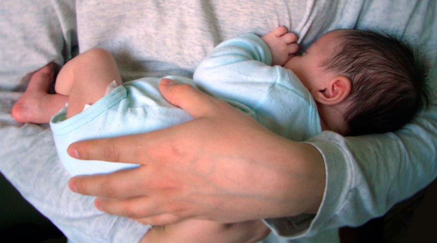 Как да люлееш бебе, за да спи