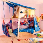 Tempat tidur kanak-kanak dengan gambar rumah permainan