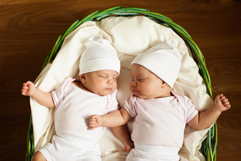 pasgeboren tweeling