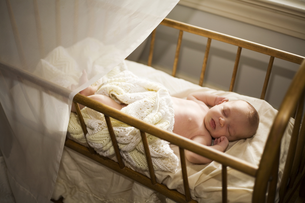 how I taught a child to sleep in my crib