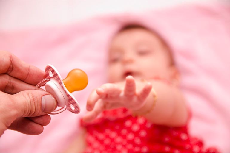 cara menyapukan bayi dari dummy